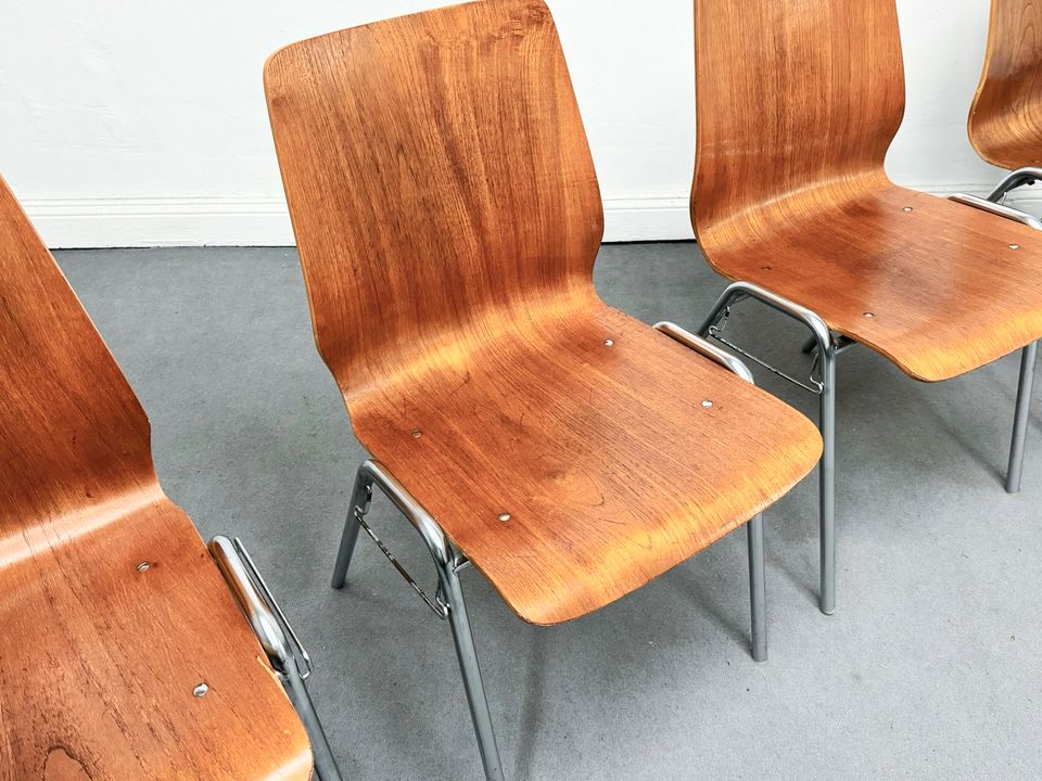 4+ von 40 Dänische Teak Vintage Stapel Stühle Chairs Chrom in Berlin