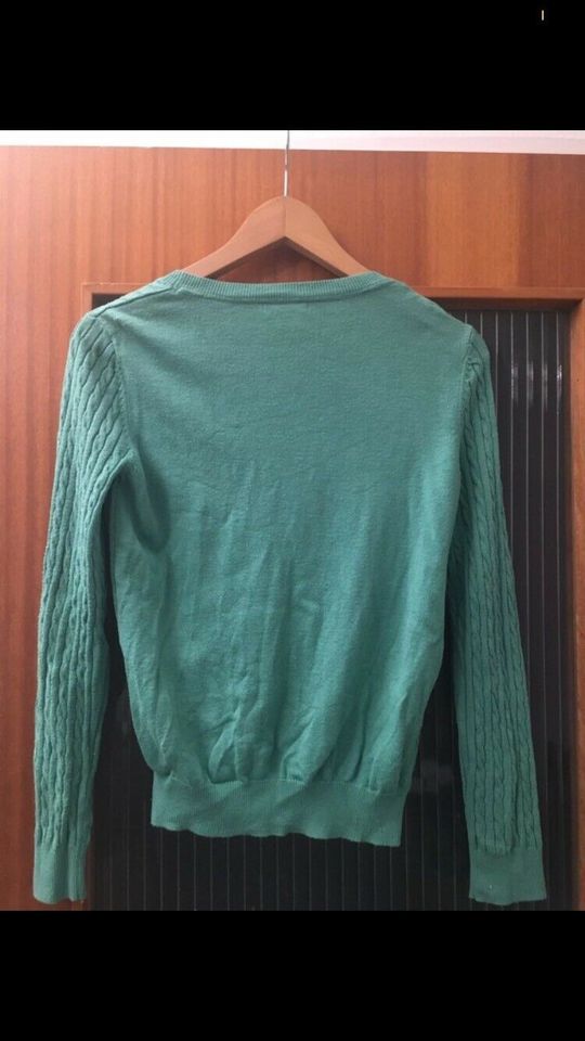 Grüner Strickpullover mit Zopfmuster von H&M in Zorneding