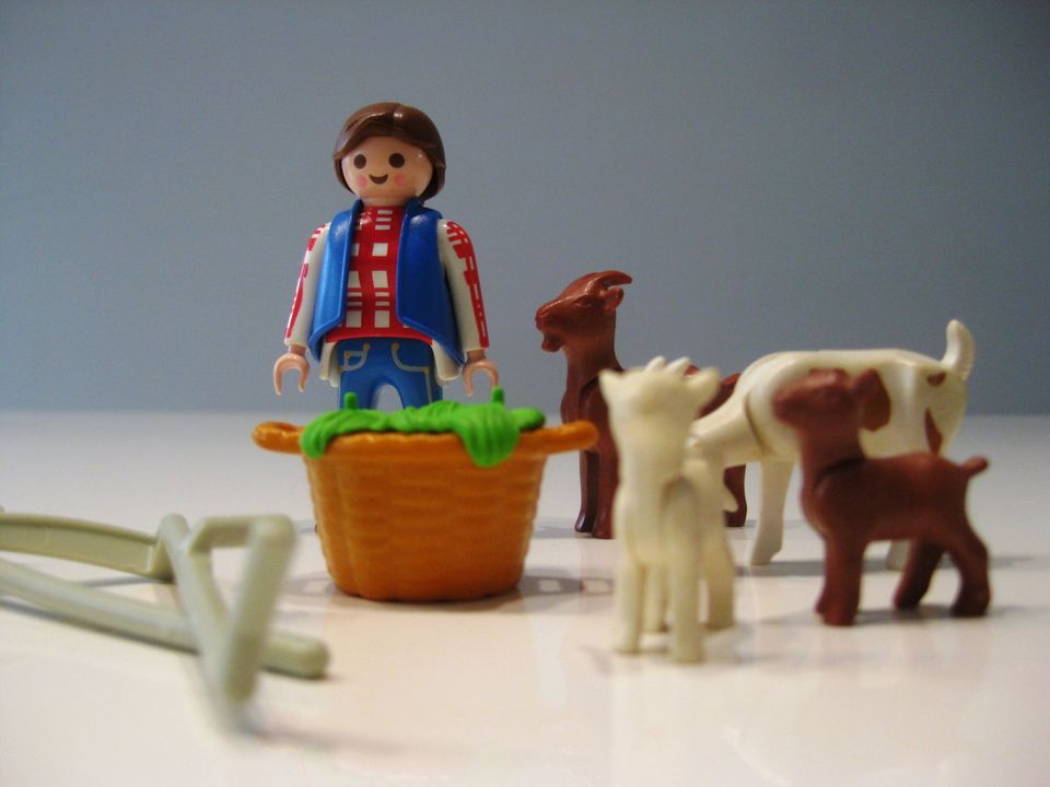 PLAYMOBIL 3116 Bauernhof / Ziegenfütterung in Leverkusen