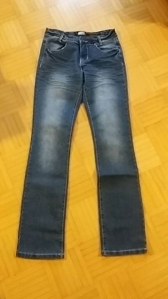 Jeans, Hose Gr. 34 in Hünfeld