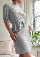 Vintagekleid Rüschenkleid silber Kleid mit Rüschen knielang München - Altstadt-Lehel Vorschau