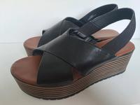 Schuhe, Sandalen, Stahlkappenschuhe, Winterstiefel Niedersachsen - Peine Vorschau
