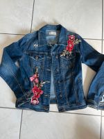 Cartoon Jeansjacke Stickerei Blumen Größe 38 NEU Nordrhein-Westfalen - Hattingen Vorschau