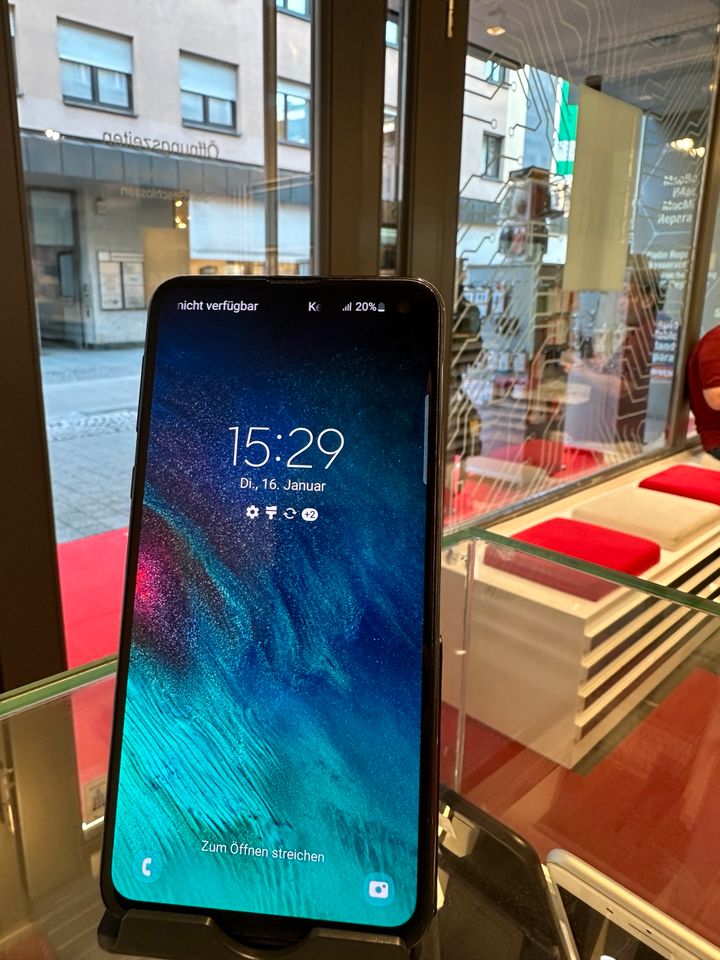 Samsung Galaxy S10e - mit Garantie in Karlsruhe