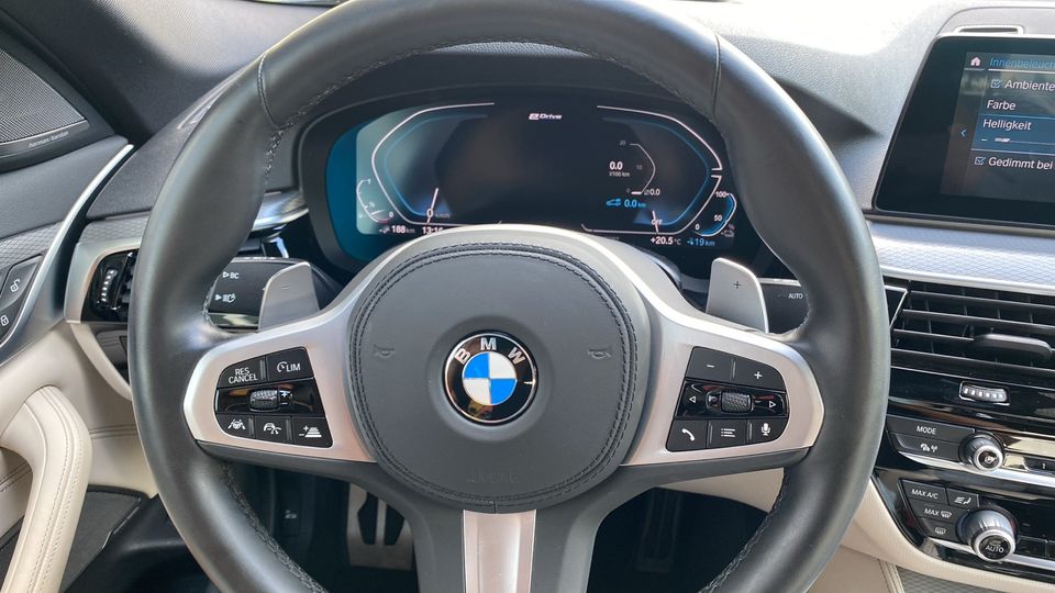 BMW  530e Xdrive Plugin Hybrid M pac 360 Kamera in Düsseldorf