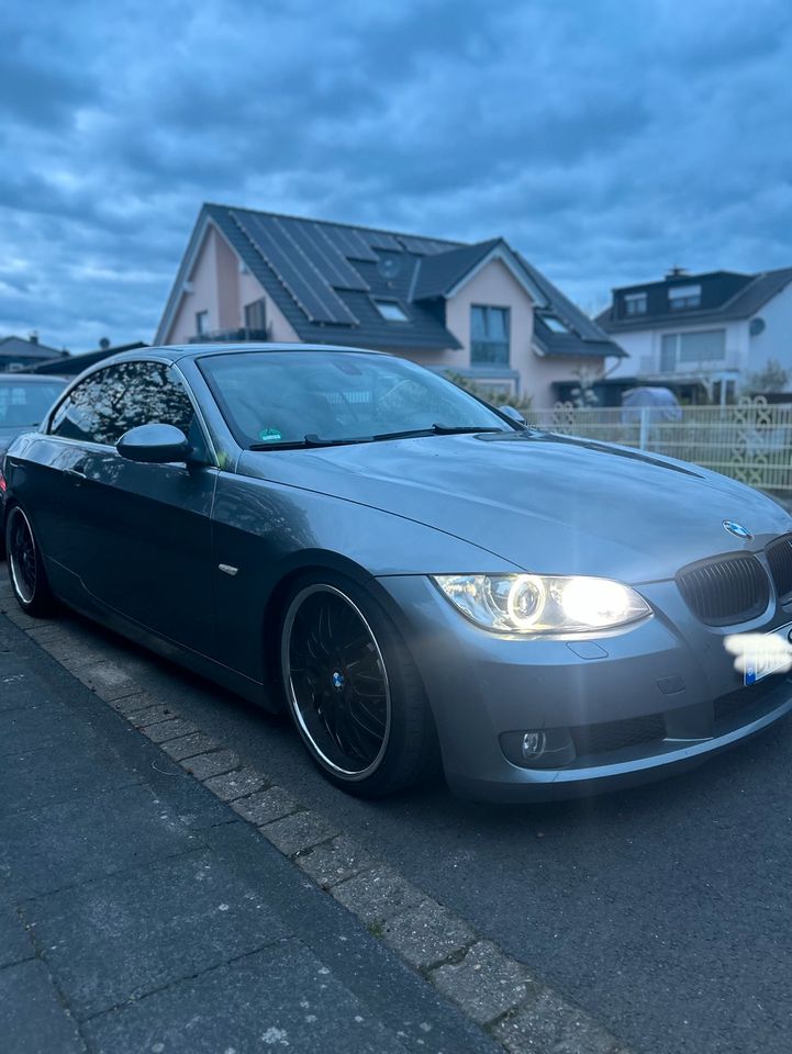 BMW E93 325i Cabrio 3.0L in Bonn