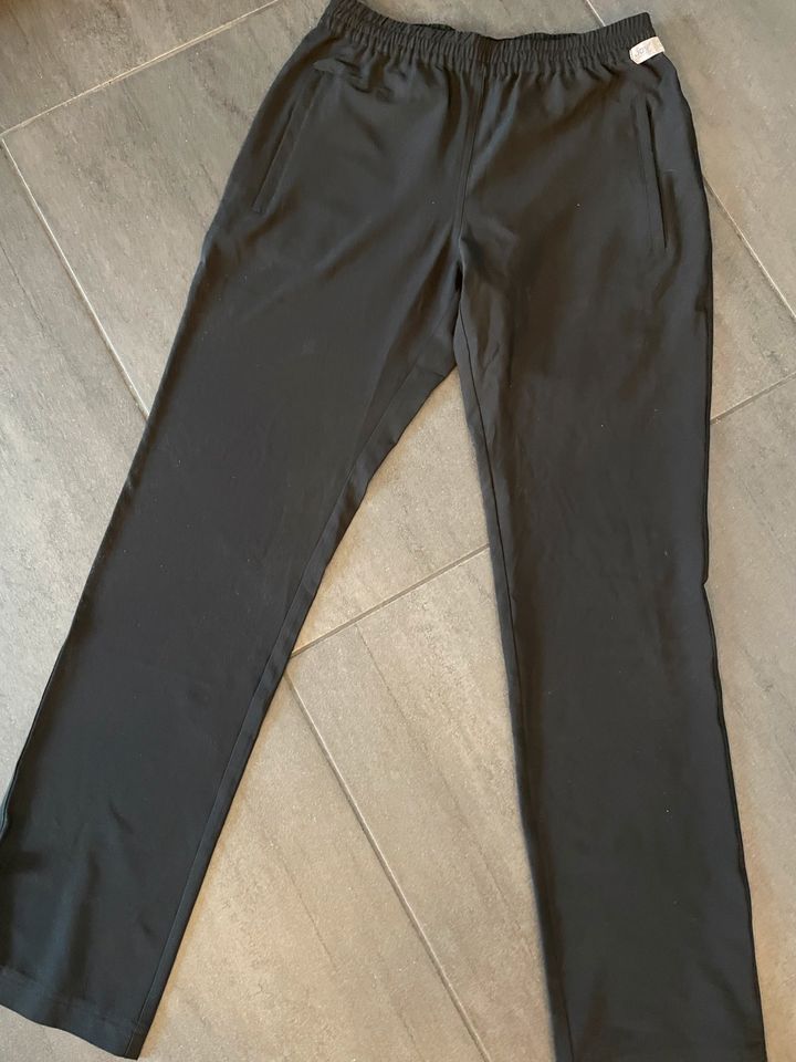 Joy Damen Hose Nita Sporthose Größe 38 WIE NEU in Baden-Württemberg - Bad  Schussenried | eBay Kleinanzeigen ist jetzt Kleinanzeigen