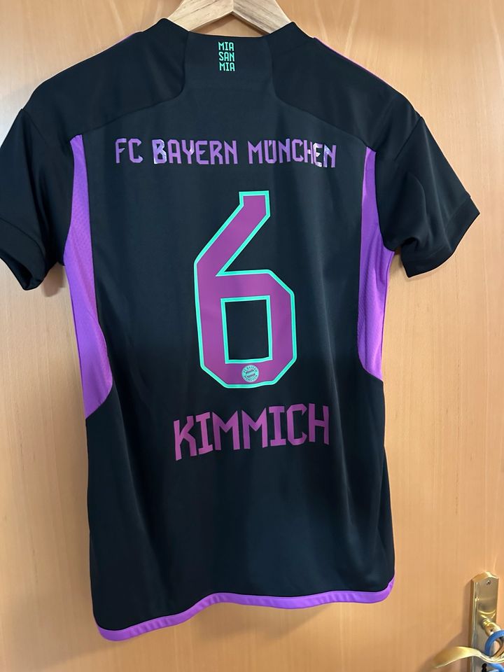 FC Bayern Trikot Kimmich NEU FCB Damen in Ratzeburg