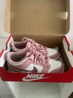 Nike Dunks Sneaker 38.5 Niedersachsen - Rinteln Vorschau