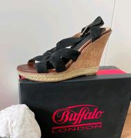 Wildleder Schuhe Keilabsatz Buffalo schwarz Pumps Riemchen Nordrhein-Westfalen - Herne Vorschau