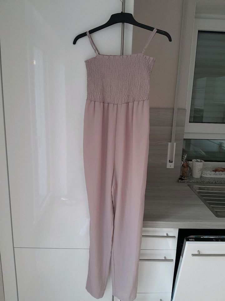 NEU / ONLY Jumpsuit in Flieder/rosé Gr. 38 in Wadgassen