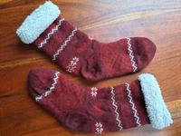 Neuwertige Weihnachtssocken / Kuschelsocken in dunkelrot von H&M Stuttgart - Rohracker Vorschau