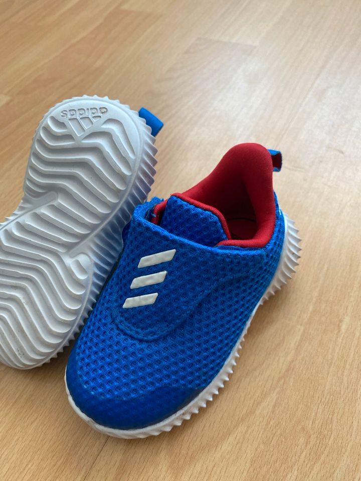 Adidas Baby Schuhe Größe 20 in Seelze