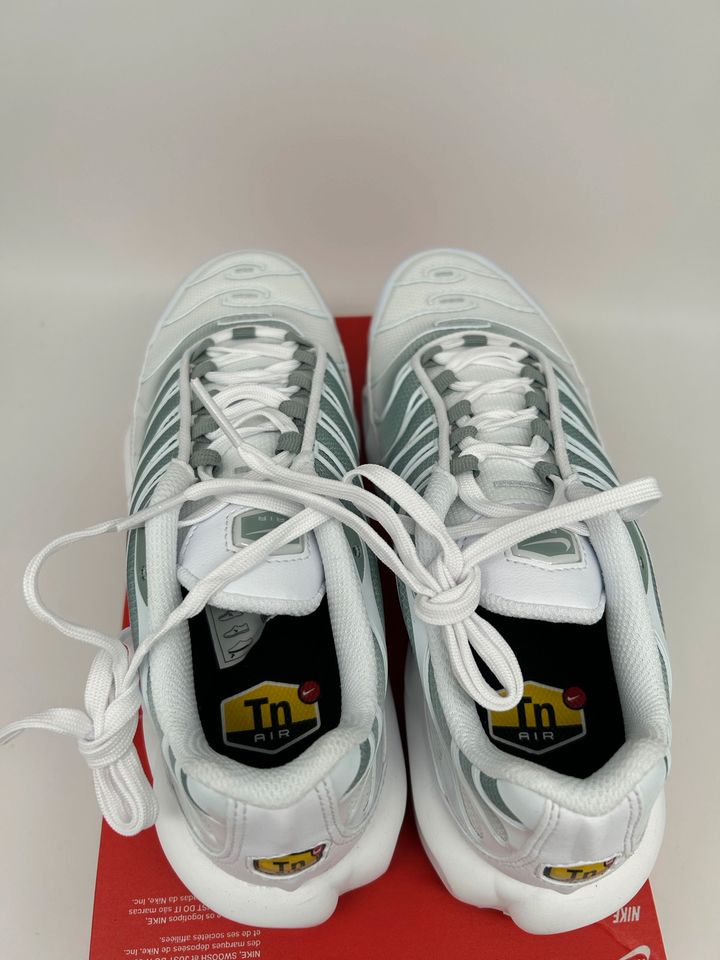 Nike Air Max Plus TN Sneaker Gr. 38 NEU weiß grau in Aachen