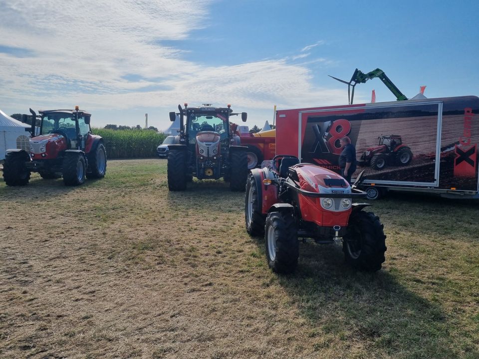 McCormick /Landini Allradschlepper X2.055 Frontlader in Neumünster