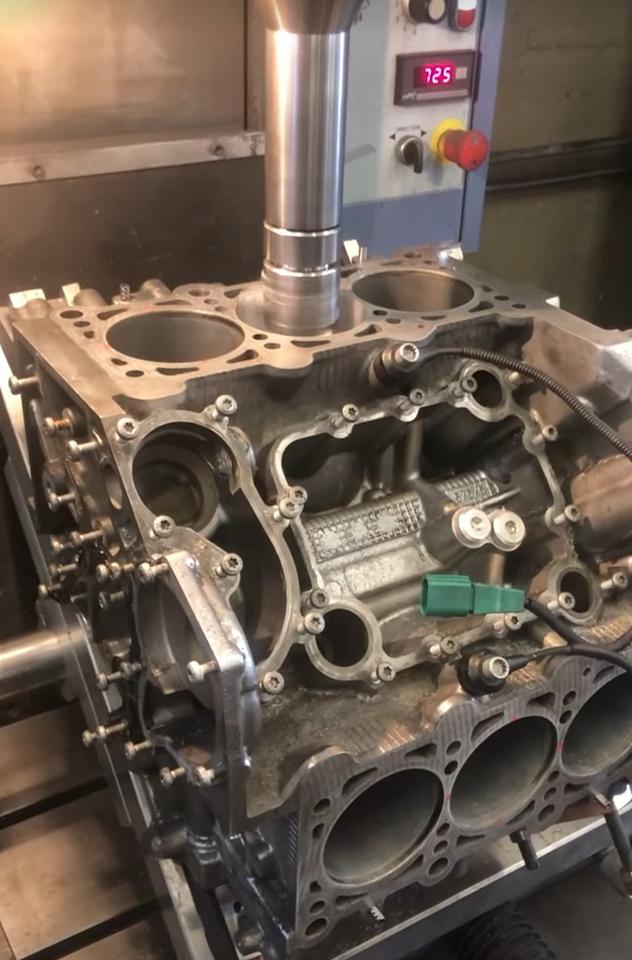 Motor Überholt RENAULT LAGUNA II (BG0/1_) 2.0 DCI M9R 760 M9R 74 in Felsberg