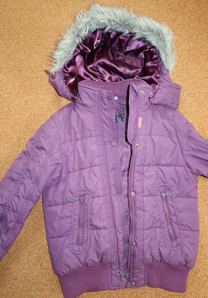 Winterjacke Mädchen Jacke Retro Queen lila Gr. 140 / 146 in Dresden