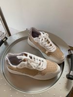 ShoeColate Sneaker Leder mit Ponyfell Detais weiß beige 39 NEUW Nordrhein-Westfalen - Viersen Vorschau