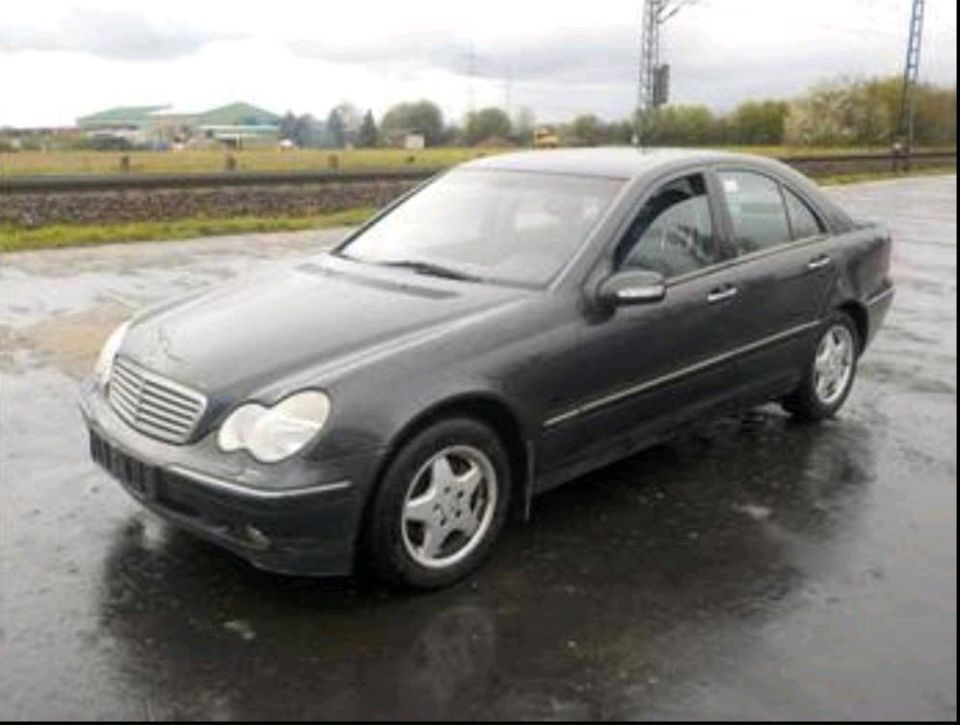 Schlachtfest Mercedes C200 Kompressor in Raschau-Markersbach