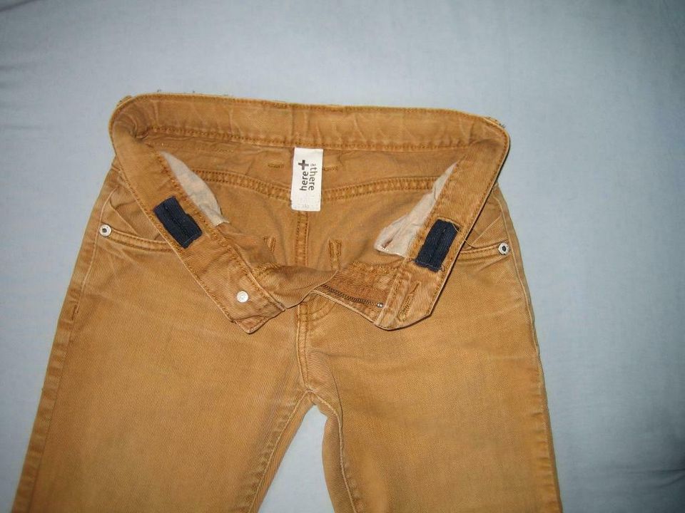 Jeans, beige/braun, Gr. 140, mit geradem Bein in Halle