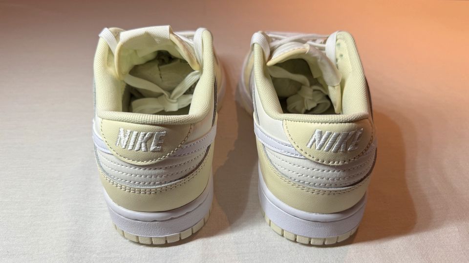 Nike Dunk Low Coconut Milk 42 (DJ6188-100) in München