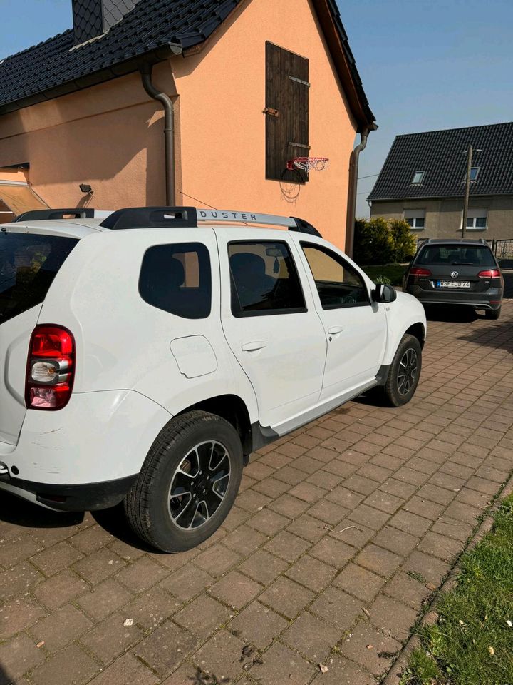 Dacia Duster Prestige tci 1.2nur 15000 km gefahren in Weißenfels