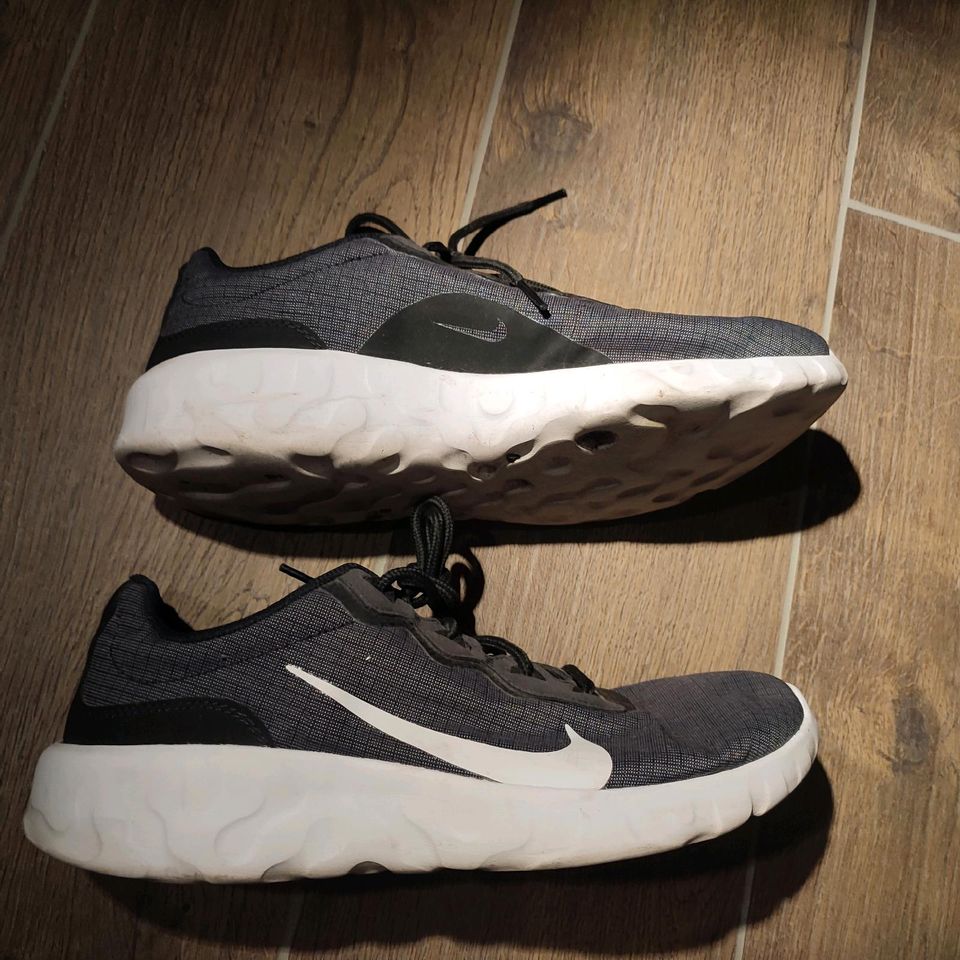 Nike Explore Strada Herren Turnschuhe 45 Sport Freizeit joggen in Bad Salzdetfurth