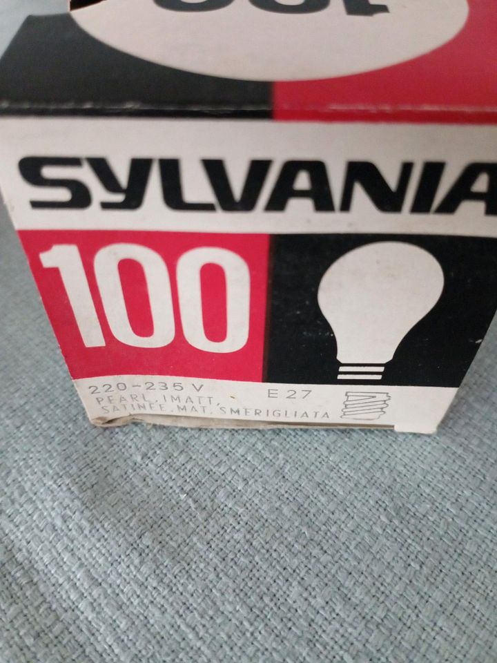 2 Stück Glühlampen 100 Watt Sylvania in Syrau