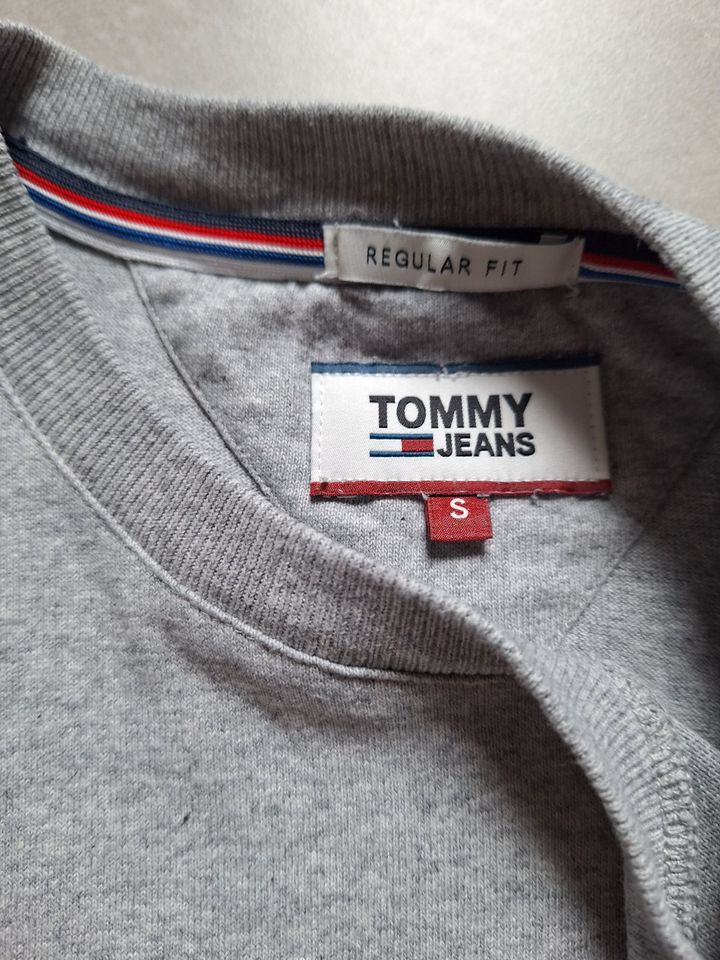 Tommy Hilfiger T Shirt Gr S/M in Salzgitter