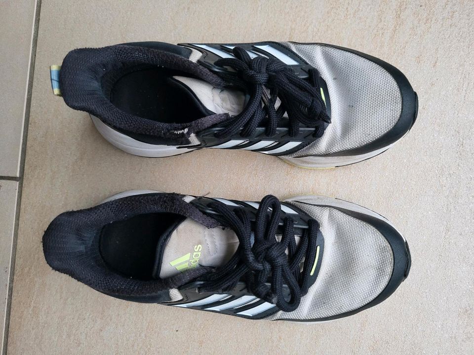 Adidas Sneaker Größe 38 in Kamenz