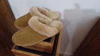Hausschuhe Pantoffel Wildleder Fell Gr 38 braun creme Nordrhein-Westfalen - Lippetal Vorschau