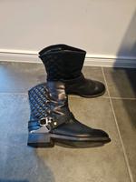 Coole Boots von Akira mit gold Applikationen,  Größe 38 Wandsbek - Hamburg Sasel Vorschau