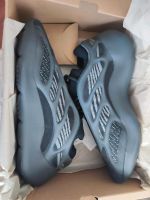 Adidas Yeezy 700 V3 DARK Glow 44 2/3 US10,5 neu Stuttgart - Stuttgart-West Vorschau