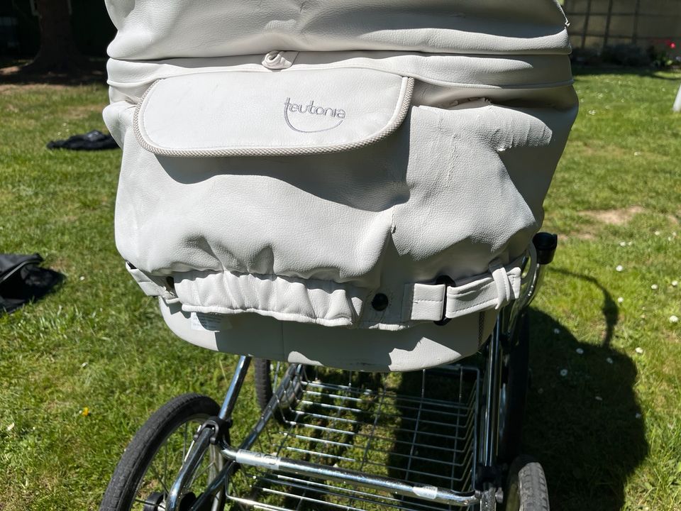 Kinderwagen in Pausa/Vogtland