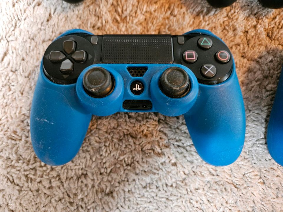 Playstation 4 PS4 Slim 500 GB 4 Controller OVP in Itzehoe