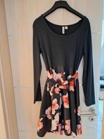 Schwarzes Langarmkleid mit Blumen Größe 36/38 ungetragen Bayern - Altdorf bei Nürnberg Vorschau