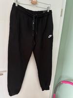 Nike Jogginghose XL 44 46 Fleece schwarz NEU Jogger Hose Sweat Nordrhein-Westfalen - Brilon Vorschau