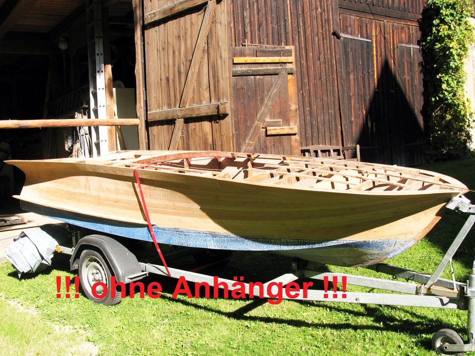 Hellwig Panther Motorboot Mahagoni Rumpf Wartburg DDR Oldtimer in Grünhain-Beierfeld 