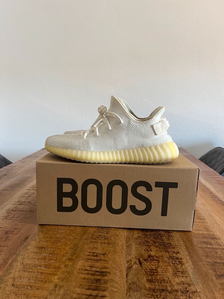 Adidas Yeezy Boost 350 V2 Cream White US 10 EU 44 in Karlsruhe