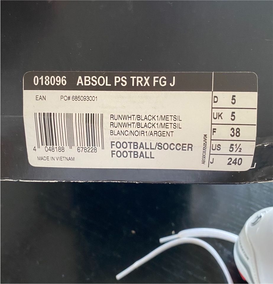 Adidas Fußballschuhe Gr. 38 NEU! weiß in Nesselwang