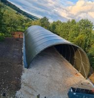 Mehrzweckhalle - Unterstellmöglichkeit für Umzug, Transport, Waren, Renovierung, Maschinen, Fahrzeuge, Veranstaltungen, Boote, Flugzeuge & mehr! - Rundbogenhalle Folienzelt Folientunnel Wetterfest Baden-Württemberg - Hornberg Vorschau