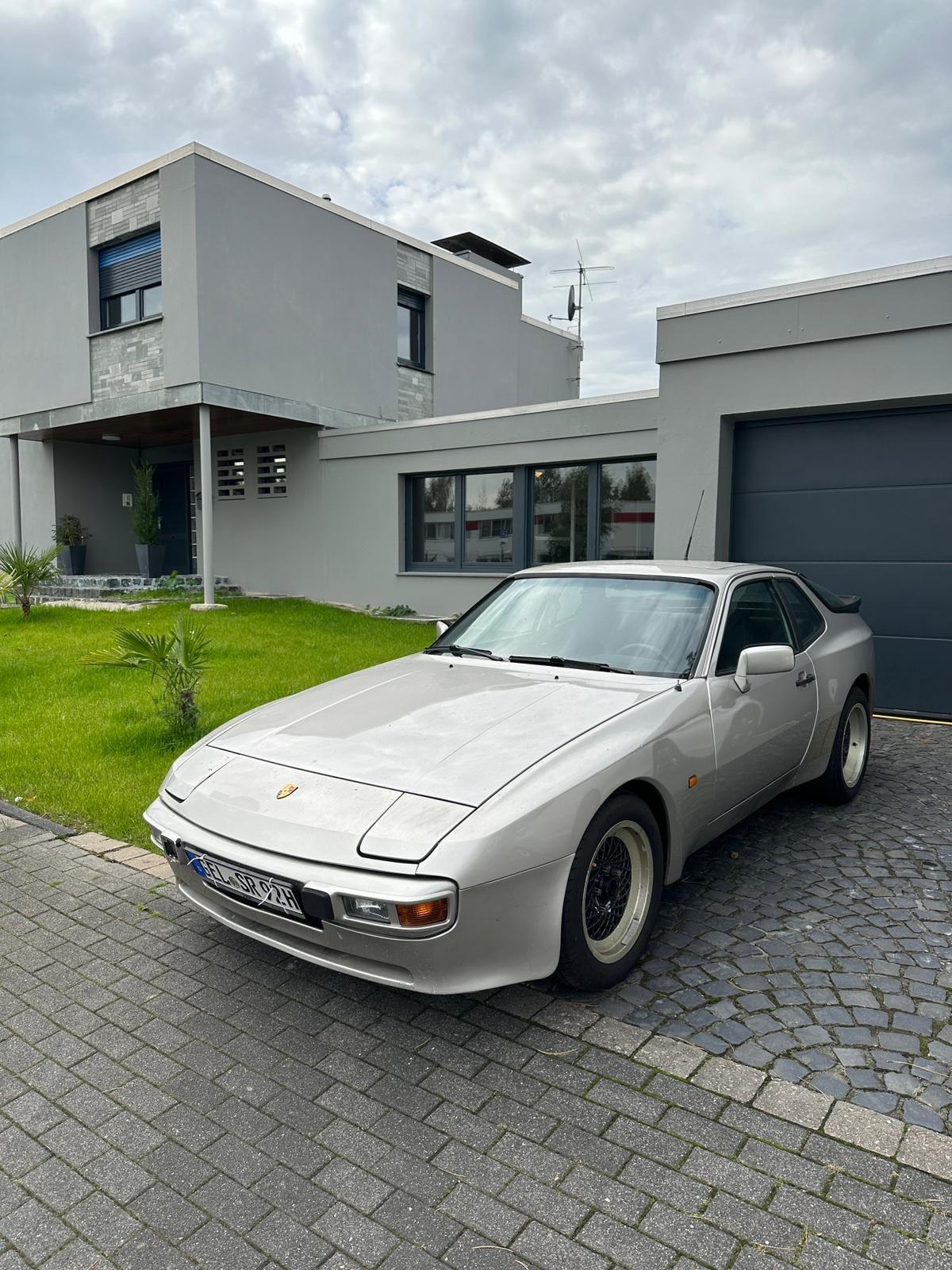 Abbildung des Autos Porsche 944 Oldtimer