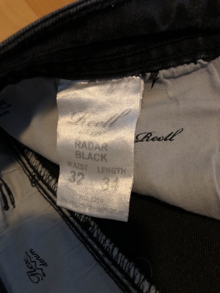 Reell Radar schwarz W32 L34 Hose Jeans Levi’s lee in Gödenroth