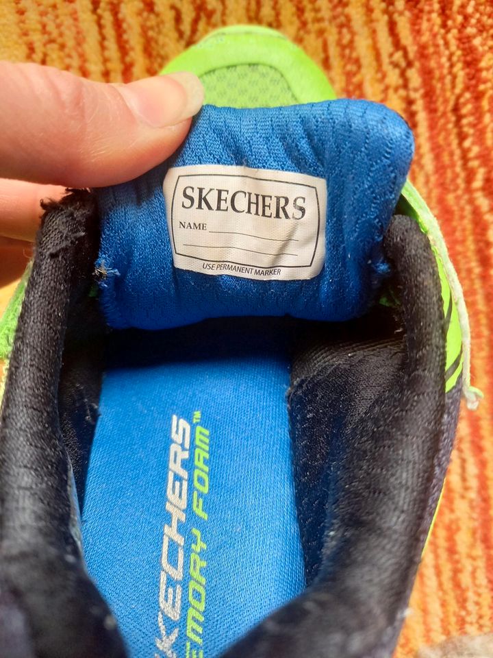 Kinder Skechers grün Gr. 27,5 Turnschuhe in Hornburg