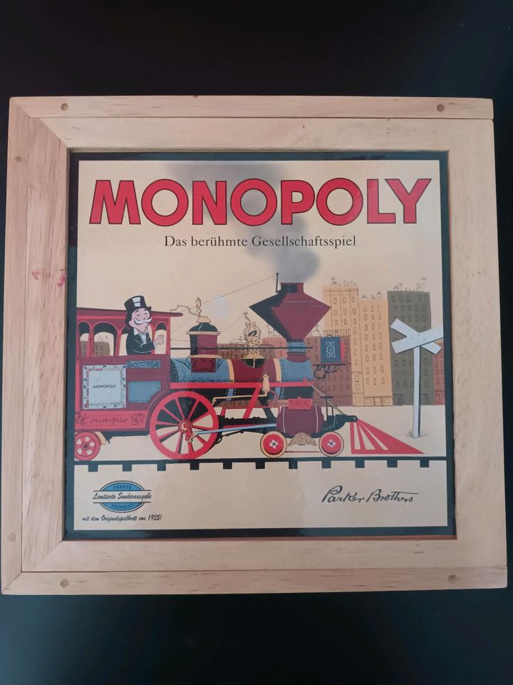 Monopoly  limitierte Edition  in der Holzbox in Berlin