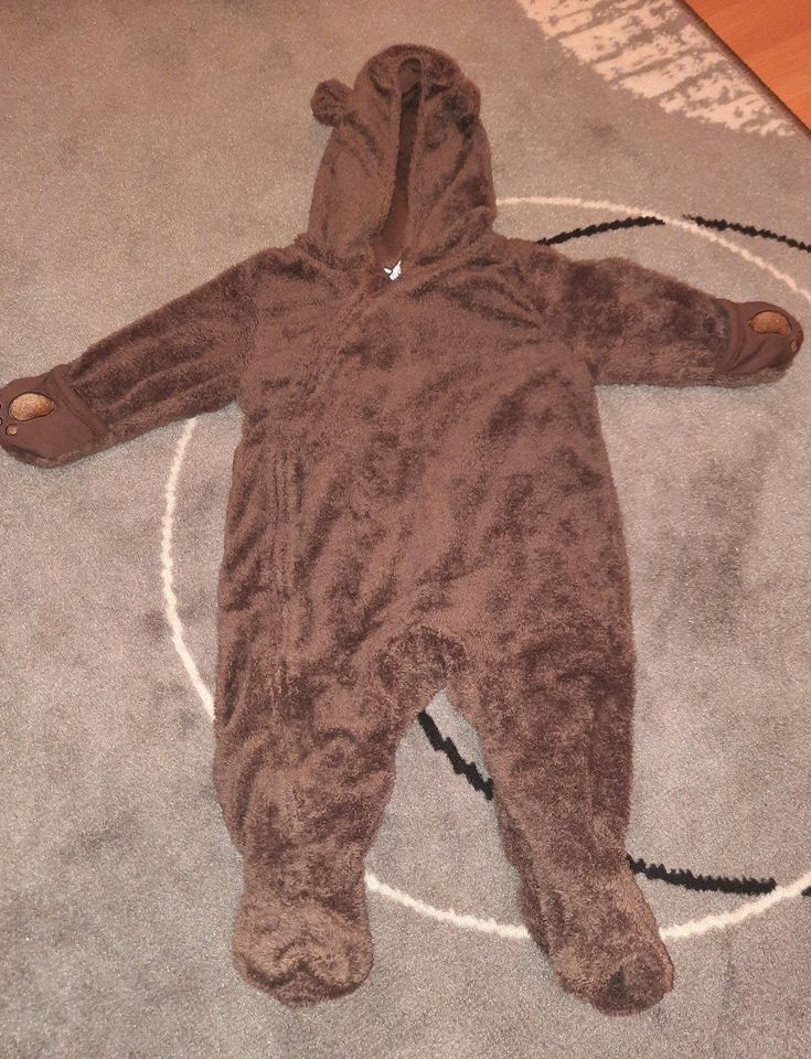 Winterjacke / Schneeanzug / Teddyfleeceoverall Gr. 68 in Friedberg (Hessen)