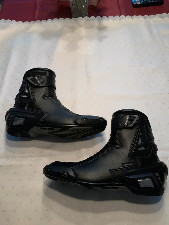 Motorradstiefel in Helmstedt