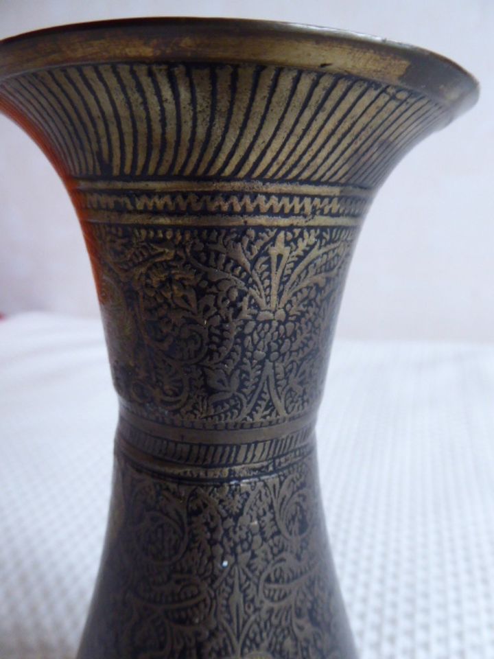 Vase aus Messing, handmade in Indien in Berlin