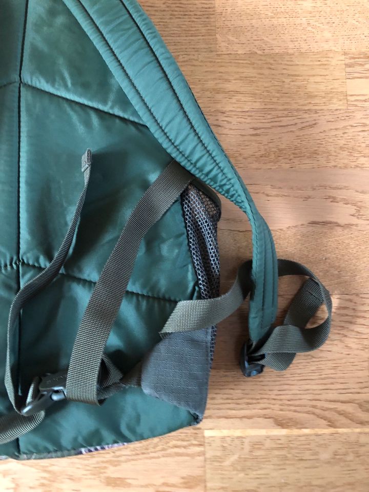 Dakine Rucksack grün Blätter/ Fleur florales Muster unisex in München