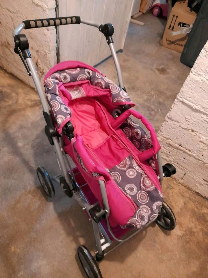 großer Puppenkinderwagen, Zubehör, mehrere Funktionen in Dortmund